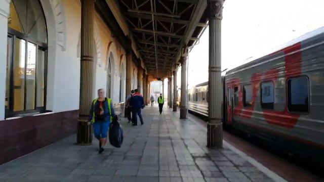 На вокзале ж/д Бологое состав формируют на Осташков 🔹август 2021🔹 смотреть онлайн