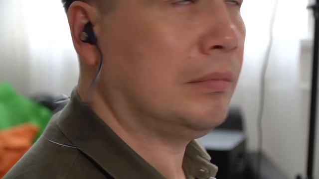 Видеообзор беспроводных наушников CREATIVE OUTLIER SPORTS смотреть онлайн