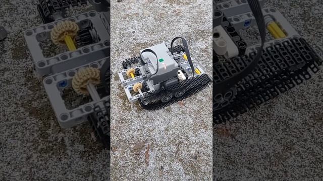 Выпал первый снег!!! Снежный тест драйв танка. Лего техник гараж. смотреть онлайн