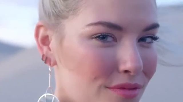 Новая тушь для объема BADgal BAHG смотреть онлайн