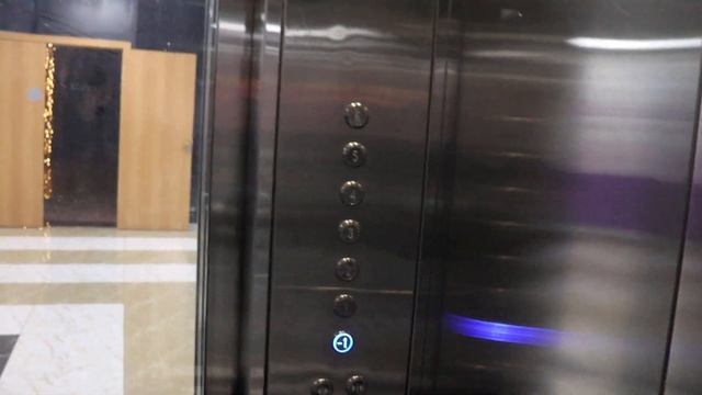 Панорамные лифты ONL в ТЦ Олимп Нижнекамска . Скорость 1-м/c, Грузоподъемность 1000 кг. смотреть онлайн