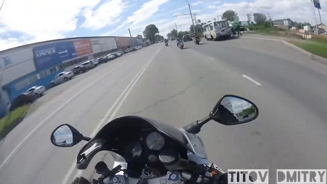 Мотоциклист не заметил мотоциклиста (город Абакан) смотреть онлайн