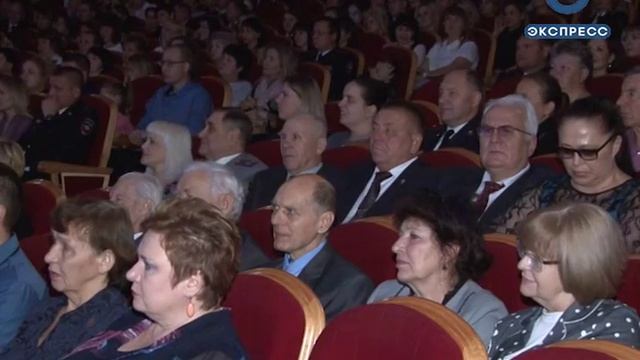 Губернатор наградил лучших работников министерства внутренних дел смотреть онлайн