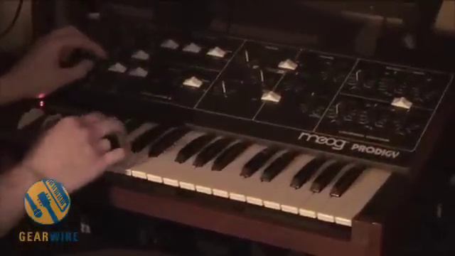 Moog Prodigy Is The Best Hammer In Justin McGrath's Toolbox смотреть онлайн