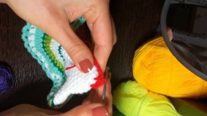 Вяжем красивый гребешок пасхальной курочке