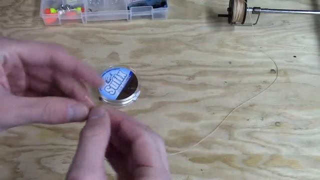 How to Rig an Ice Fishing Tip-Up (OpenWaterTv) смотреть онлайн