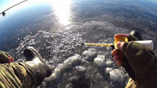 Первый лёд 2020 (Акъяр) ...В погоне за полосатым часть 1ая.. Рыбалка на мормышку... смотреть онлайн