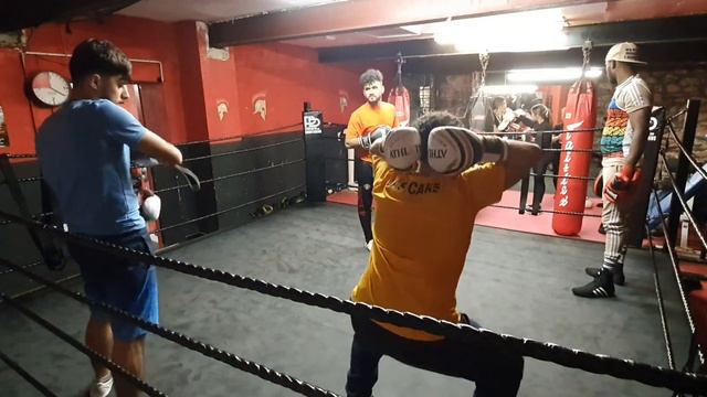 Oneface Mapacha - TEACHING BOXING AND FITNESS AT LUDUS MAGNUS 24 HOURS GYM смотреть онлайн
