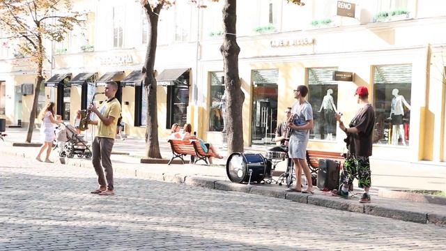 Street Musicians ( Odessa / Deribasovskaya) смотреть онлайн
