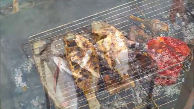 Как отдыхают моряки в море. Воскресенье. Хорошая погода в море. Запахло шашлыком. Weekend at sea. смотреть онлайн