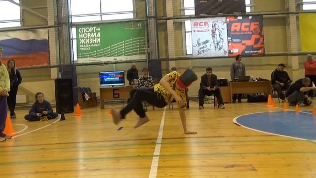 Чемпионат и первенство Тверской области по Брейкингу 2023. Топ-8. B-girl Vasilisa x B-girl Lady смотреть онлайн