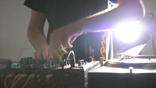 rw studios presents: leaderbeats-nothing's gonna come easy-preview смотреть онлайн