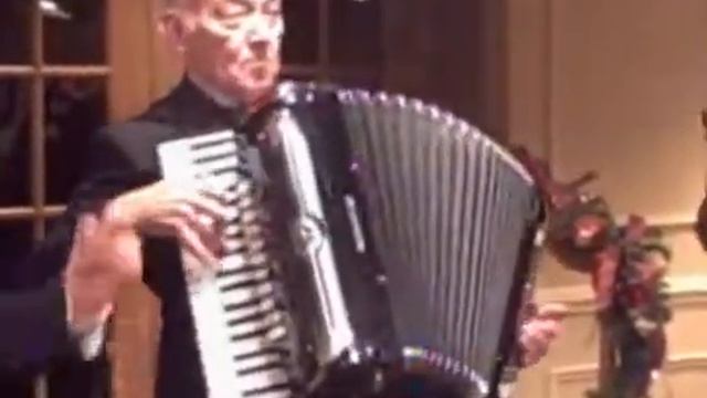 Alex Smith, Paul Nangieroni, John Glover - Accordion and Strings смотреть онлайн