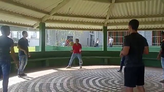 Diez pases dirigidos (Juegos predeportivos) Juan Duarte y Rubén Segura смотреть онлайн