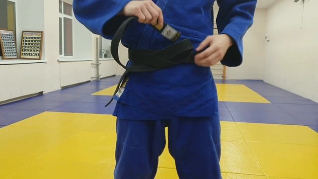 Как правильно завязывать пояс в дзюдо.