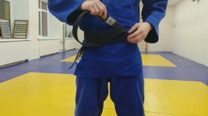 Как правильно завязывать пояс в дзюдо.