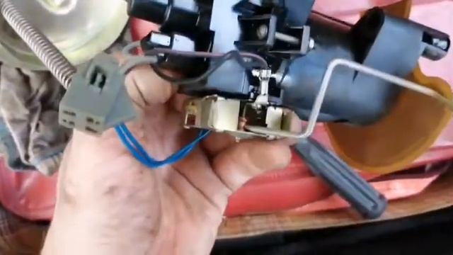 Замена бензонасоса ВАЗ - 2110 инжектор. ( моторчика насоса) смотреть онлайн