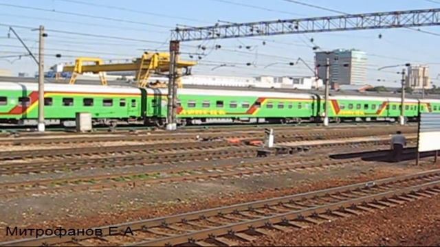 Маневровый тепловоз ЧМЭ3-3888 (ТЧЭ-2) с фирменным скорым поездом "Липецк" № 029В, Липецк - Москва. смотреть онлайн