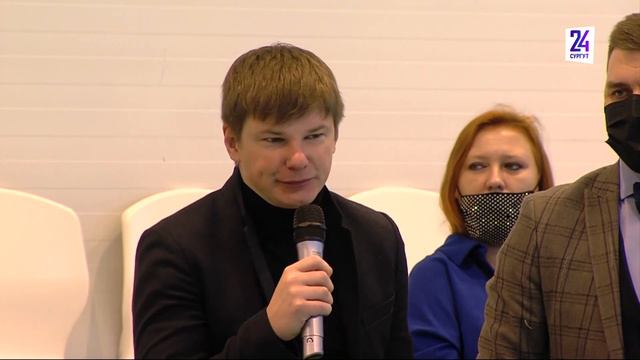 В Сургут приехали Андрей Аршавин и Владимир Быстров. Зачем?