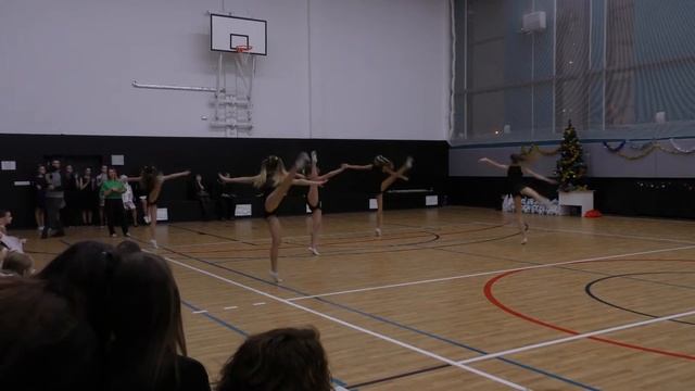 Показательное выступление Little Paty