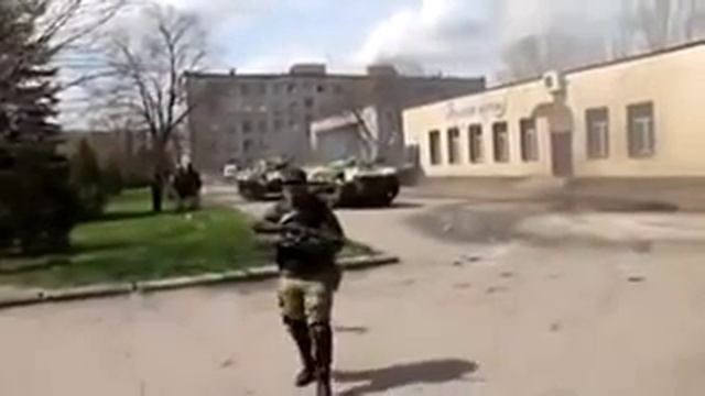 Нетипичная Махачкала Лезгинка на военном технике смотреть онлайн