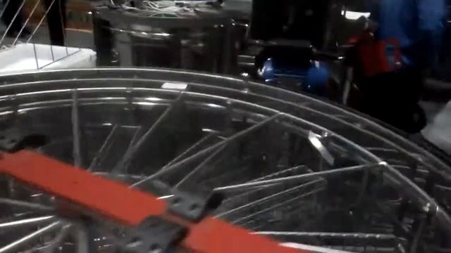 Конвейер для откачки меда