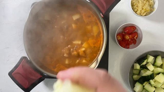 Твендян тиге – классический корейский суп с пастой из соевых бобов (된장찌개) смотреть онлайн
