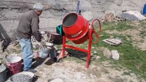 Процесс работы бетоносмесителя Профмаш Б200