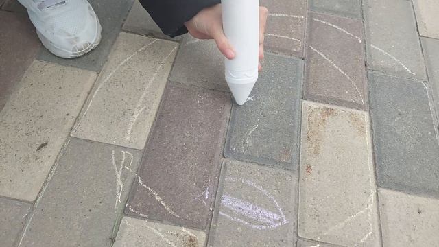 Большие мелки - рисуем лицо девочки смотреть онлайн