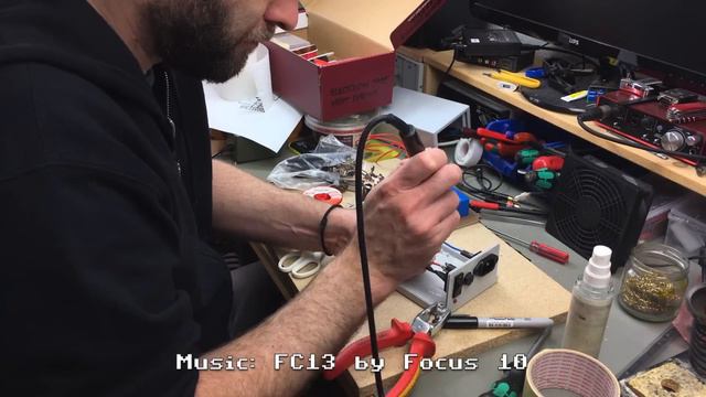 TRS-80 Model 1 Level II Inspection & Power Supply Build смотреть онлайн