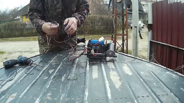 Восстановление и тюнинг лодки Южанка 2 часть 2. Устанавливаем якорную лебедку. смотреть онлайн