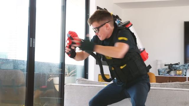 Nerf War: 10 Million Subscribers смотреть онлайн