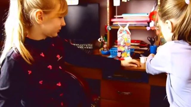 Вскрытие игрушки LOST KITTIES часть 1/2.