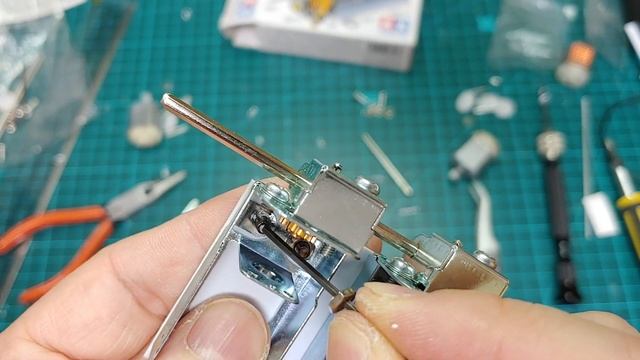 Making RC Tank 1/35 Scale Course 2. GEARBOX Types and How to Use Academy Science VS Tamiya смотреть онлайн
