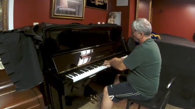 Yamaha U1 - semi professional upright piano смотреть онлайн