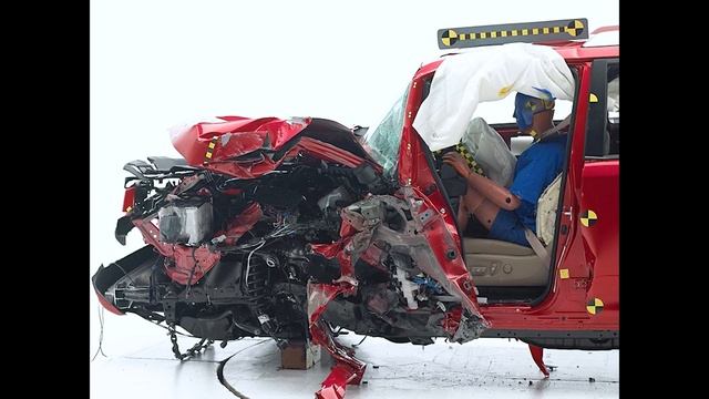 Toyota 4Runner Struggles In Crash Test смотреть онлайн