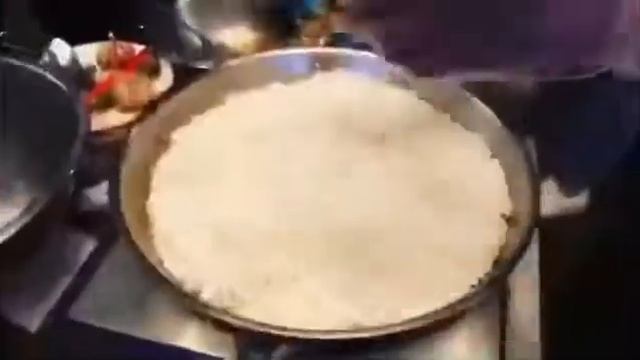 Готовим Плов на Сковороде 100% Узбекский ) смотреть онлайн