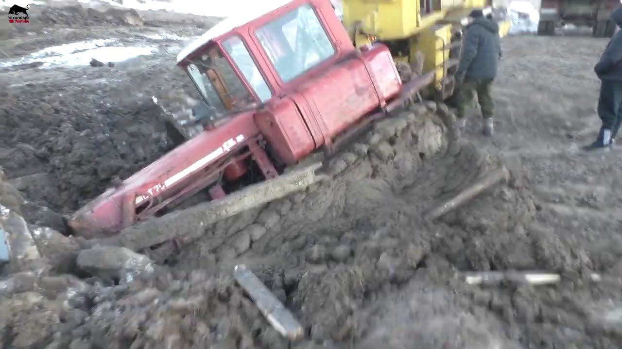 Рвутся и летят тросы! Вытаскиваем ДТ 75 из болота смотреть онлайн