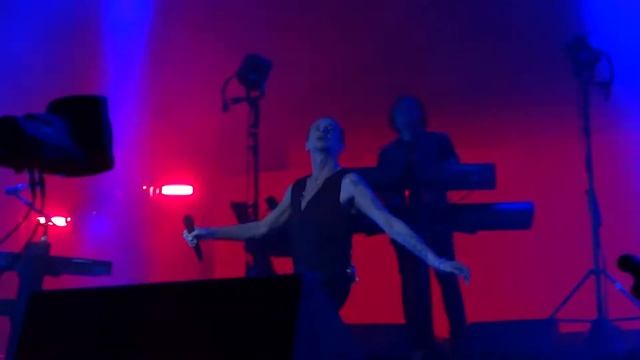 Depeche Mode - "Corrupt" (partial) at Oracle Arena смотреть онлайн