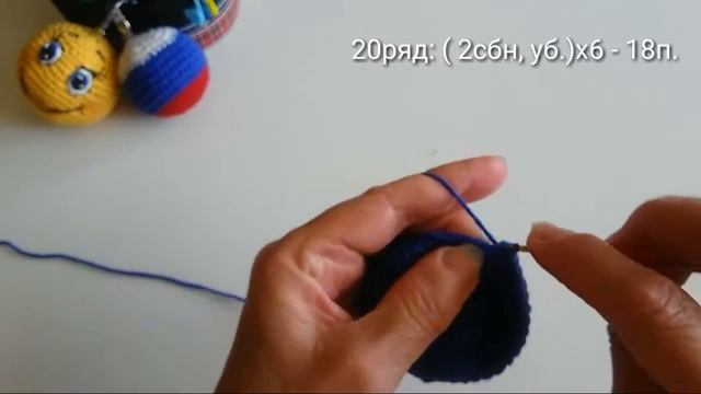 Футбольный мяч-брелок крючком. Мастер-класс. Игрушки и куклы амигуруми. смотреть онлайн