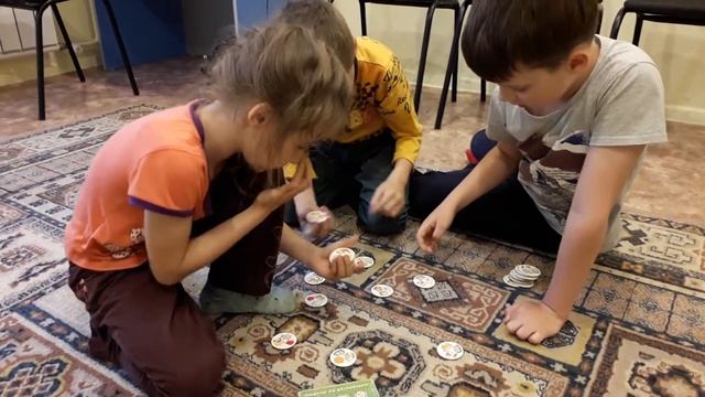 Одна из самых любимых игр на английском ЧИТАЙ-ХВАТАЙ смотреть онлайн