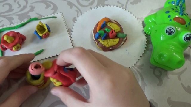 ЧАЙНЫЙ СЕРВИС и ЧАЕПИТИЕ. Поделки из пластилина. Крокодил Гена День Рождения смотреть онлайн