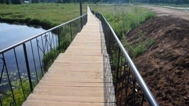 На участке автодороги Кочево - Акилово построен пешеходный мост смотреть онлайн