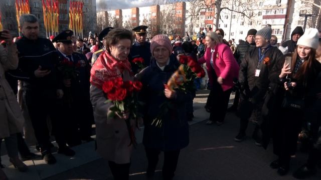 Наталья Комарова вручила удостоверение к ордену дочери фронтовика смотреть онлайн