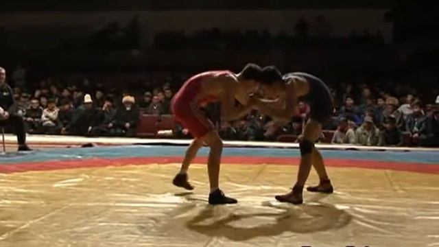 Вольная борьба. Чемпионат Кыргызстана-2017. 74 кг 1\8 Мирлан Чыныбеков-Тумарбек Курманалиев смотреть онлайн