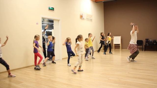 Zumba kids смотреть онлайн