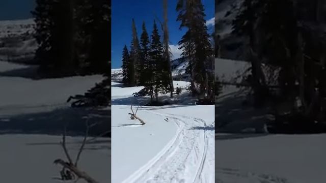Jetski and downn . . смотреть онлайн