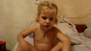 Паучок ползет по ветке