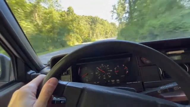 1988 Volvo 245 - Driving Around Town смотреть онлайн