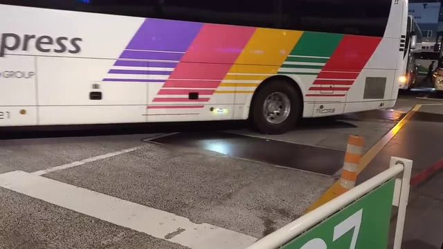 퍼스트 클래스 야간버스 타고 오사카 여행, 일본 편의점 간식 털기, 일본 떡국 오조니 l 일본 도쿄 VLOG смотреть онлайн